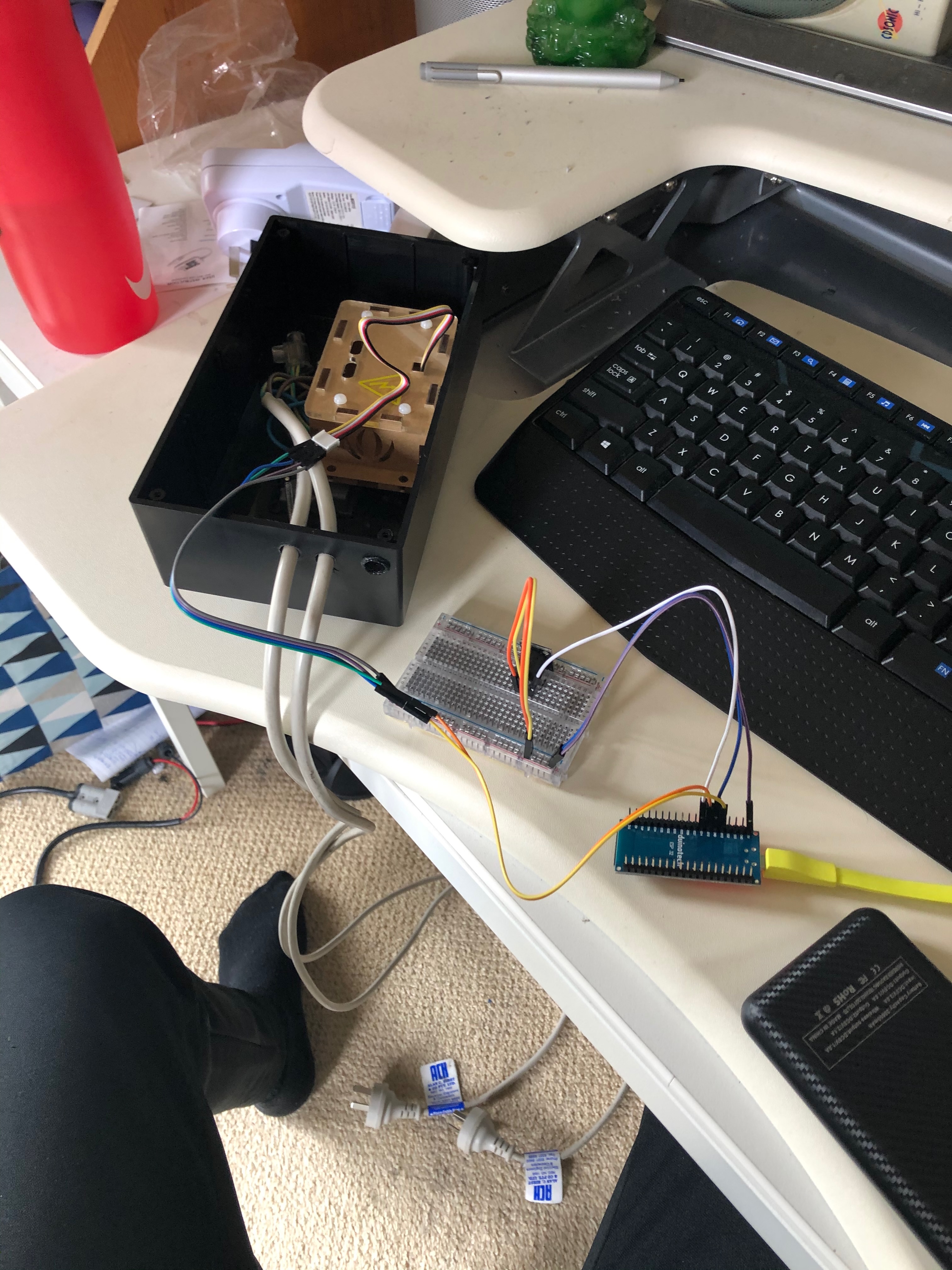 Standalone photovoltaic system wiring and electronics